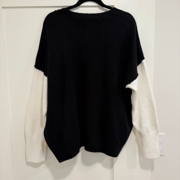 NWT Vince Camuto Two-Tone Black and White Sweater Women’s size L - Picture 2 of 7